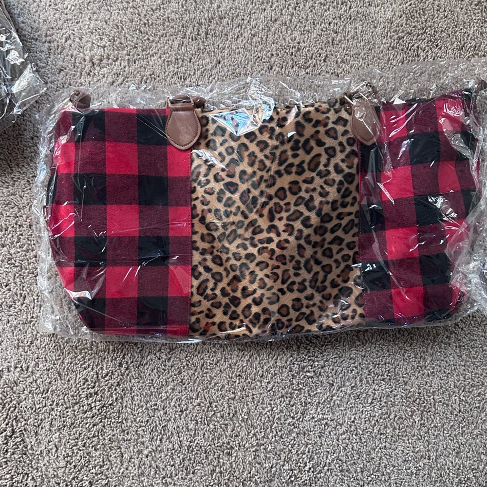 BUFFALO PLAID/ANIMAL PRINT DUFFEL BAG - Picture 5 of 6